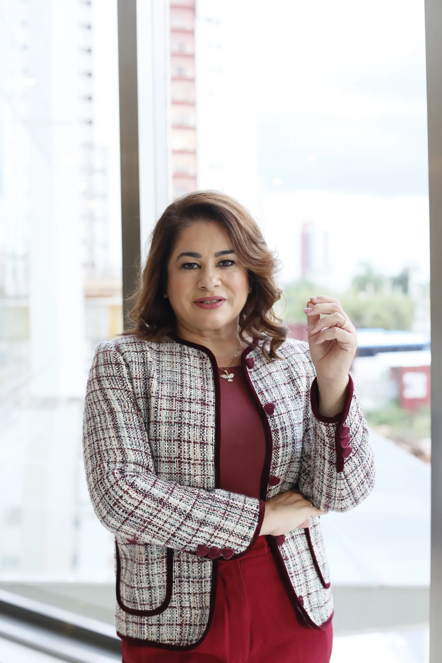 Pra. Adriana Moraes em um retrato de presença e confiança